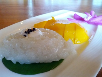 Sticky rice and a diced mango