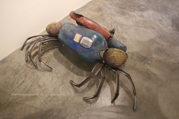 guess what this is? made from automobile parts... yes, a crab!